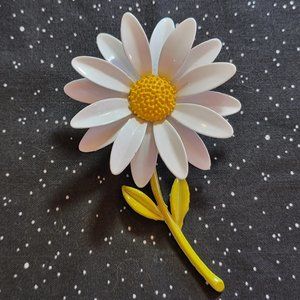 Vintage Enamel Spring White Daisy Brooch Wonderful gift for women